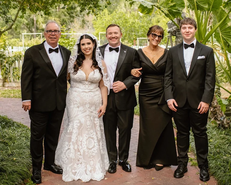 Family wedding photo.